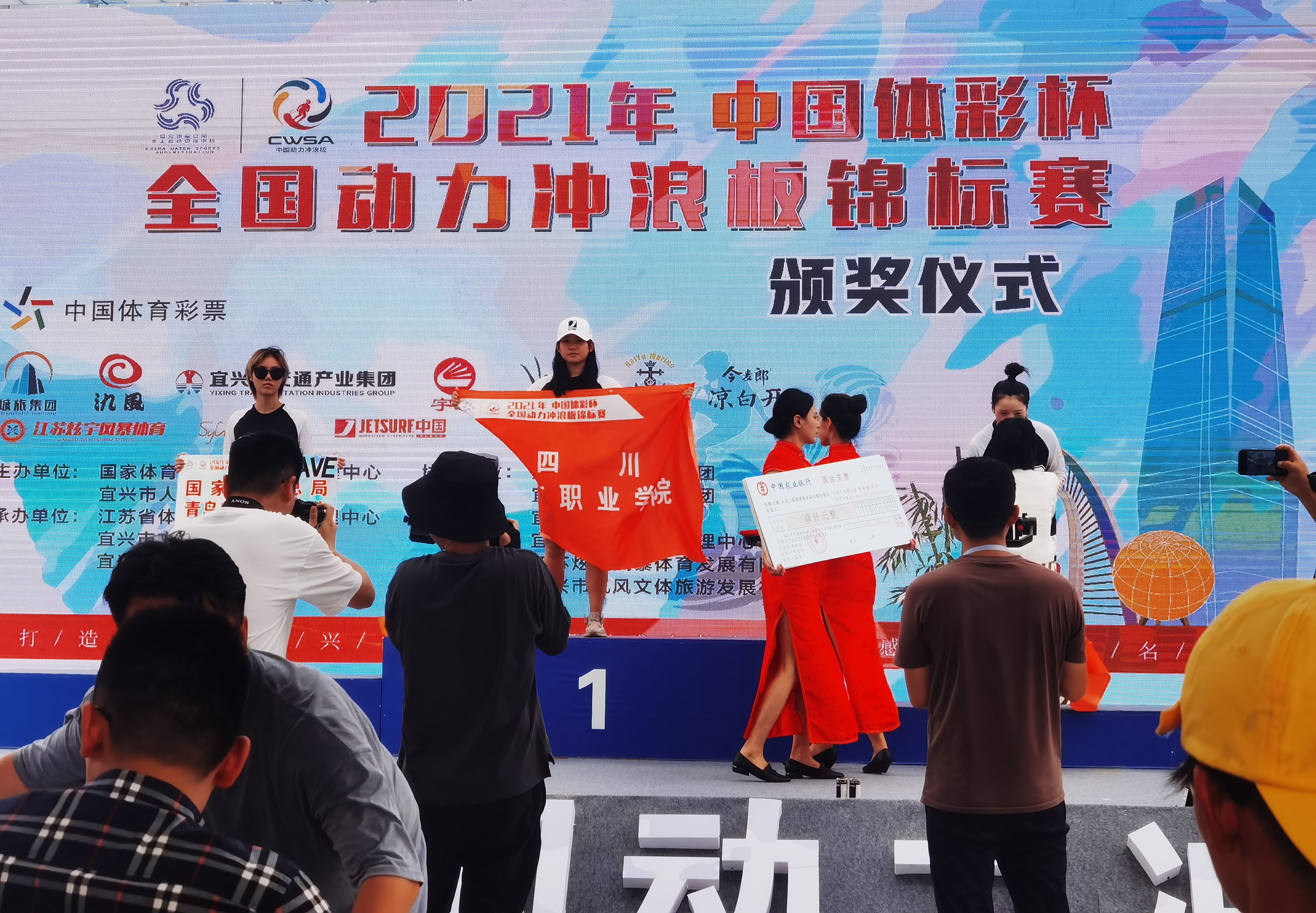 bdcf7cb77d5080eec6e58b2a71dcfea.jpg